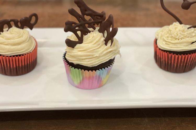 Learn to Cook Valentines Day Cupcakes